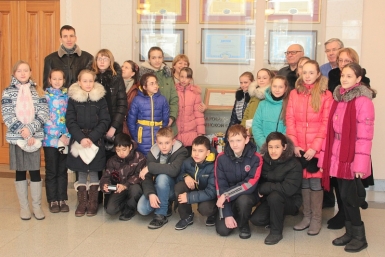 Администрация Хабаровска провела для школьников экскурсию по городу Администрация Хабаровска